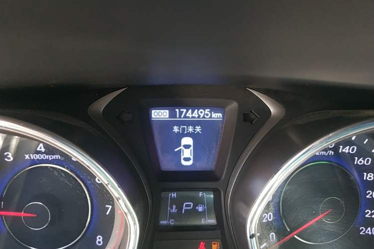 Used Hyundai Elantra (5th Generation / Langdong) 2013 1.6L Automatic Luxury Model Odometer Close Up