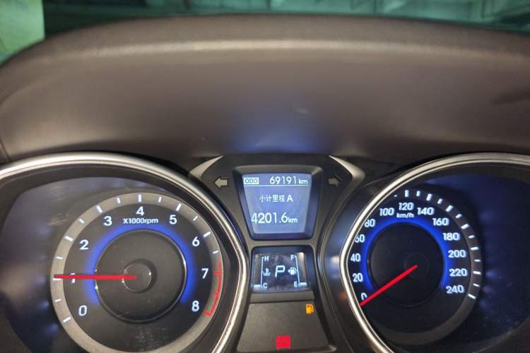 Used Hyundai Elantra (5th Generation / Langdong) 2013 1.6L Automatic Luxury Model Odometer Close Up
