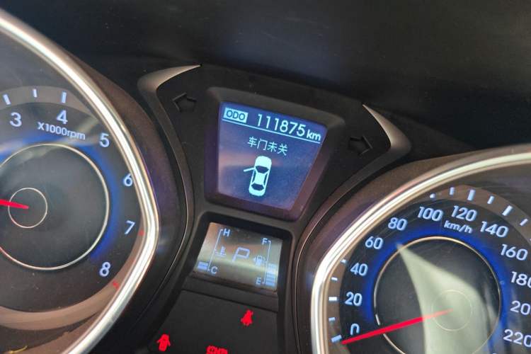 Used Hyundai Elantra (5th Generation / Langdong) 2013 1.6L Automatic Luxury Model Odometer Close Up