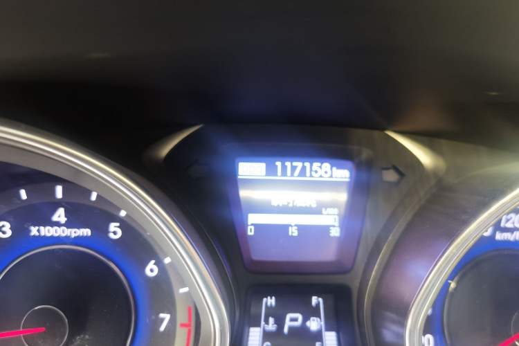 Used Hyundai Elantra (5th Generation / Langdong) 2013 1.6L Automatic Leading Model Odometer Close Up