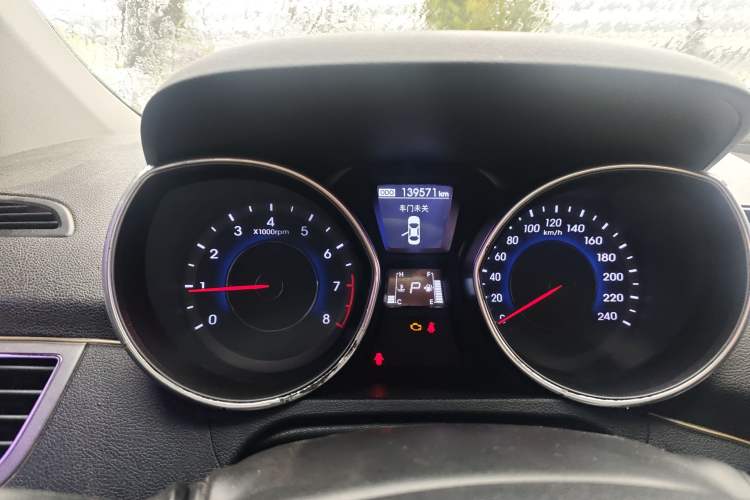 Used Hyundai Elantra (5th Generation / Langdong) 2013 1.6L Automatic Leading Model Odometer Close Up