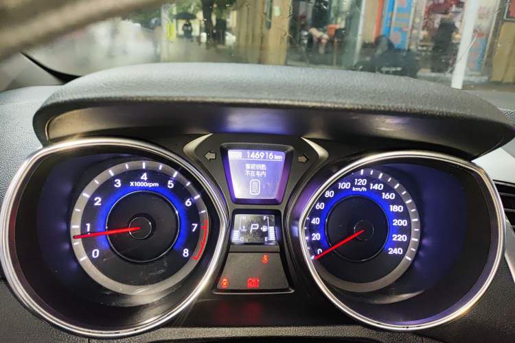Used Hyundai Elantra (5th Generation / Langdong) 2013 1.6L Automatic Leading Model Odometer Close Up