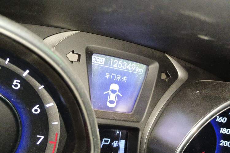 Used Hyundai Elantra (5th Generation / Langdong) 2013 1.6L Automatic Leading Model Odometer Close Up