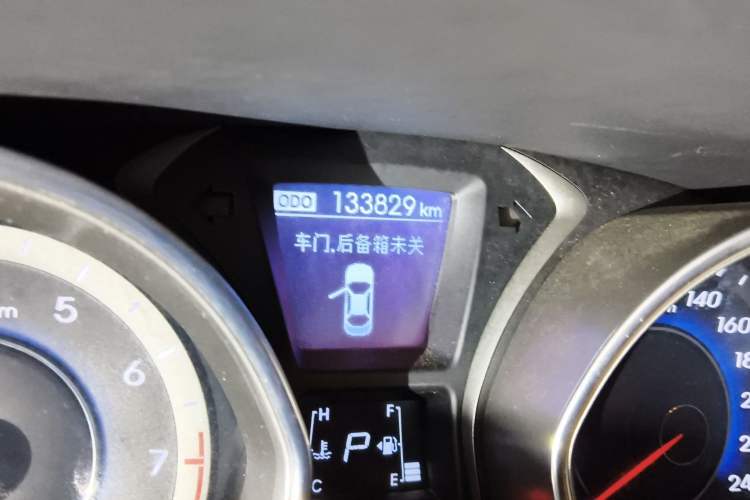 Used Hyundai Elantra (5th Generation / Langdong) 2013 1.6L Automatic Leading Model Odometer Close Up