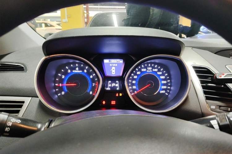 Used Hyundai Elantra (5th Generation / Langdong) 2013 1.6L Automatic Leading Model Odometer Close Up