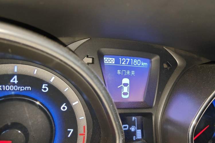 Used Hyundai Elantra (5th Generation / Langdong) 2013 1.6L Automatic Luxury Model Odometer Close Up
