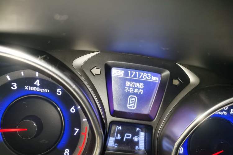 Used Hyundai Elantra (5th Generation / Langdong) 2013 1.6L Automatic Leading Model Odometer Close Up