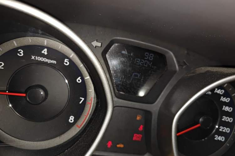Used Hyundai Elantra (5th Generation / Langdong) 2013 1.6L Automatic Leading Model Odometer Close Up