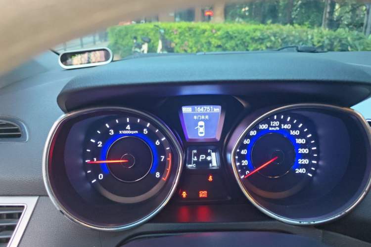 Used Hyundai Elantra (5th Generation / Langdong) 2013 1.6L Automatic Leading Model Odometer Close Up