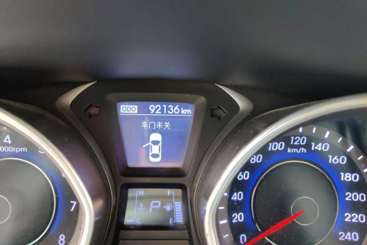 Used Hyundai Elantra (5th Generation / Langdong) 2013 1.6L Automatic Leading Model Odometer Close Up