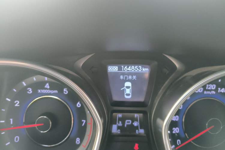 Used Hyundai Elantra (5th Generation / Langdong) 2013 1.6L Automatic Leading Model Odometer Close Up
