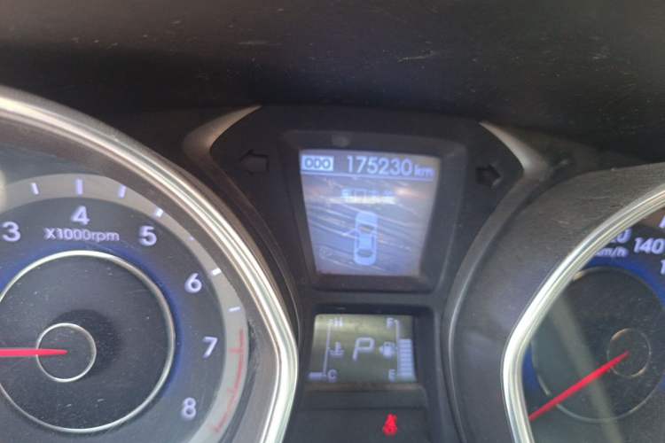 Used Hyundai Elantra (5th Generation / Langdong) 2013 1.6L Automatic Leading Model Odometer Close Up