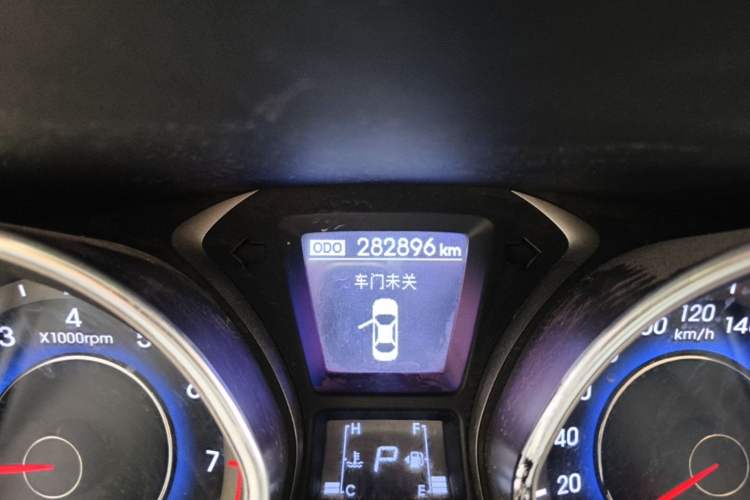 Used Hyundai Elantra (5th Generation / Langdong) 2013 1.6L Automatic Luxury Model Odometer Close Up