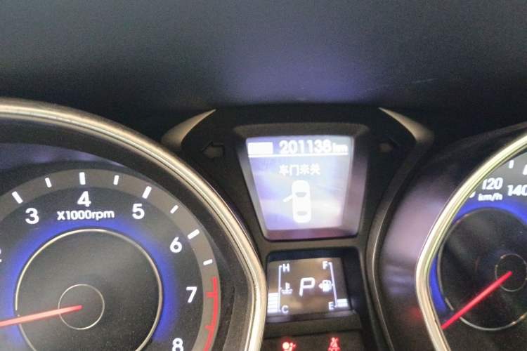 Used Hyundai Elantra (5th Generation / Langdong) 2013 1.6L Automatic Leading Model Odometer Close Up