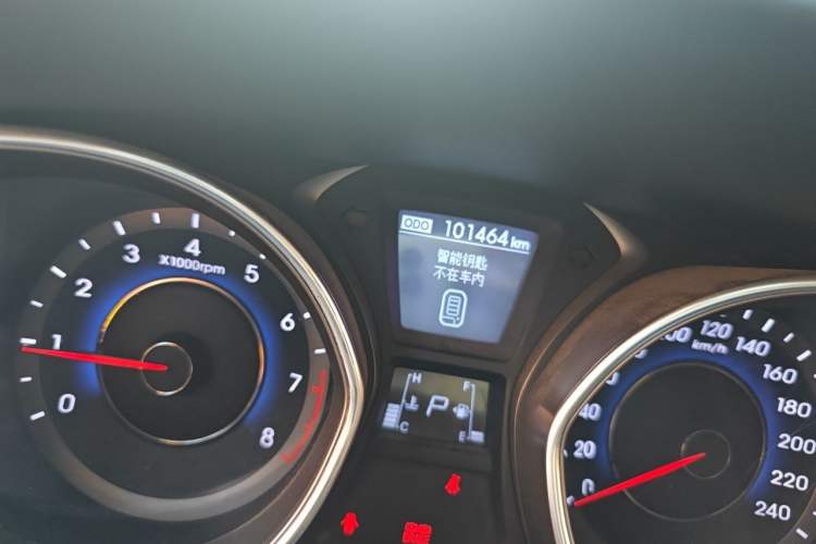 Used Hyundai Elantra (5th Generation / Langdong) 2013 1.6L Automatic Leading Model Odometer Close Up