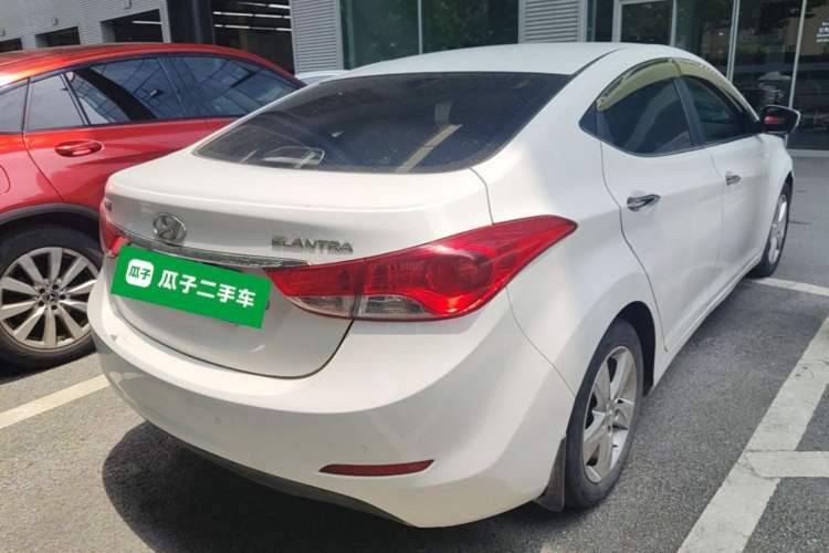 Used Hyundai Elantra (5th Generation / Langdong) 2013 1.6L Automatic Leading Model Rear Right 45 Deg