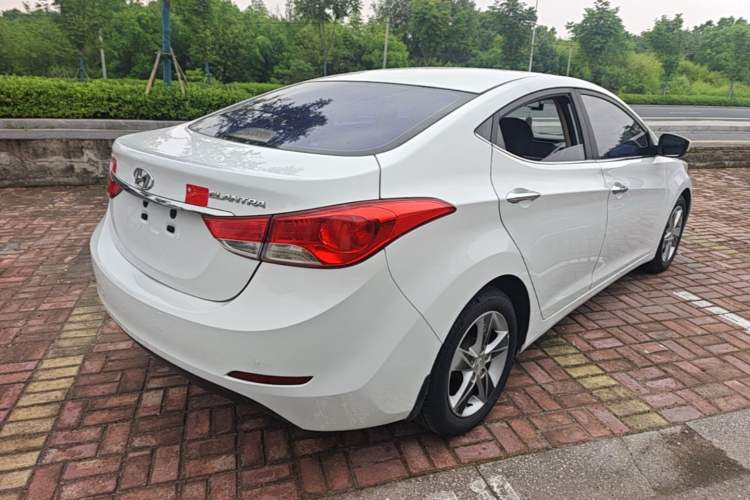 Used Hyundai Elantra (5th Generation / Langdong) 2013 1.6L Automatic Leading Model Rear Right 45 Deg