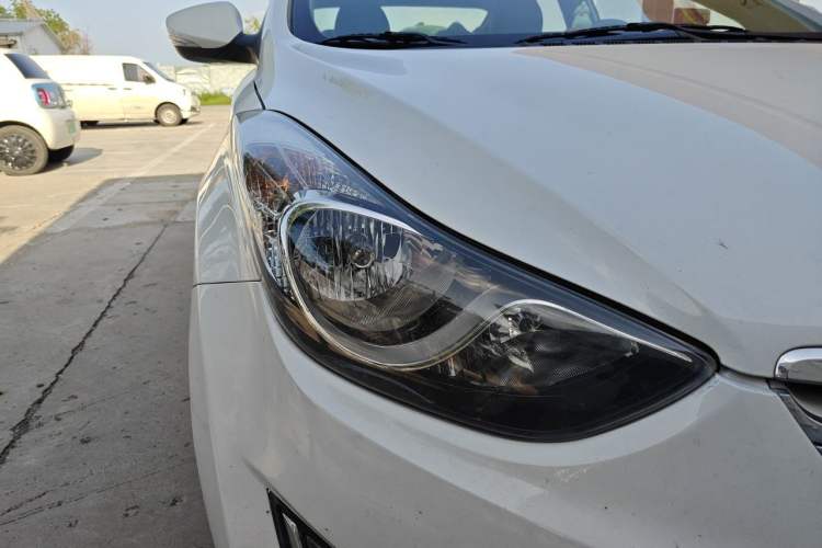 Used Hyundai Elantra (5th Generation / Langdong) 2013 1.6L Automatic Luxury Model Right Front Headlight