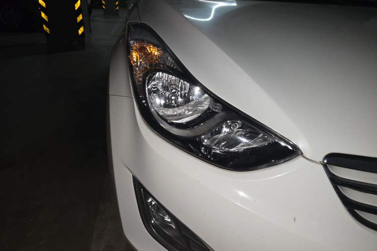 Used Hyundai Elantra (5th Generation / Langdong) 2013 1.6L Automatic Luxury Model Right Front Headlight