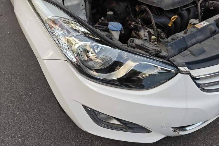 Used Hyundai Elantra (5th Generation / Langdong) 2013 1.6L Automatic Luxury Model Right Front Headlight