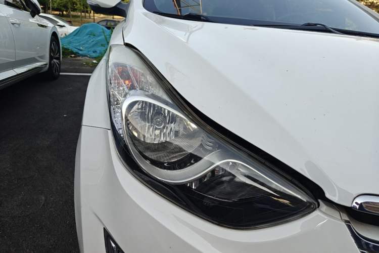 Used Hyundai Elantra (5th Generation / Langdong) 2013 1.6L Automatic Leading Model Right Front Headlight