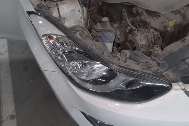 Used Hyundai Elantra (5th Generation / Langdong) 2013 1.6L Automatic Luxury Model Right Front Headlight
