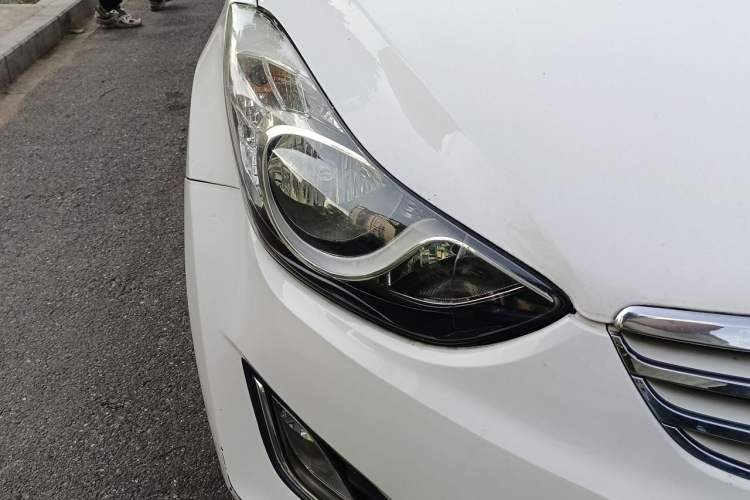 Used Hyundai Elantra (5th Generation / Langdong) 2013 1.6L Automatic Leading Model Right Front Headlight