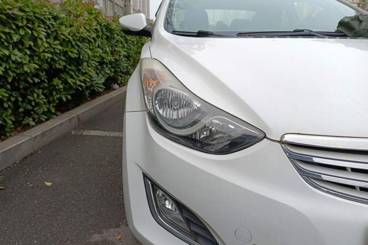 Used Hyundai Elantra (5th Generation / Langdong) 2013 1.6L Automatic Luxury Model Right Front Headlight