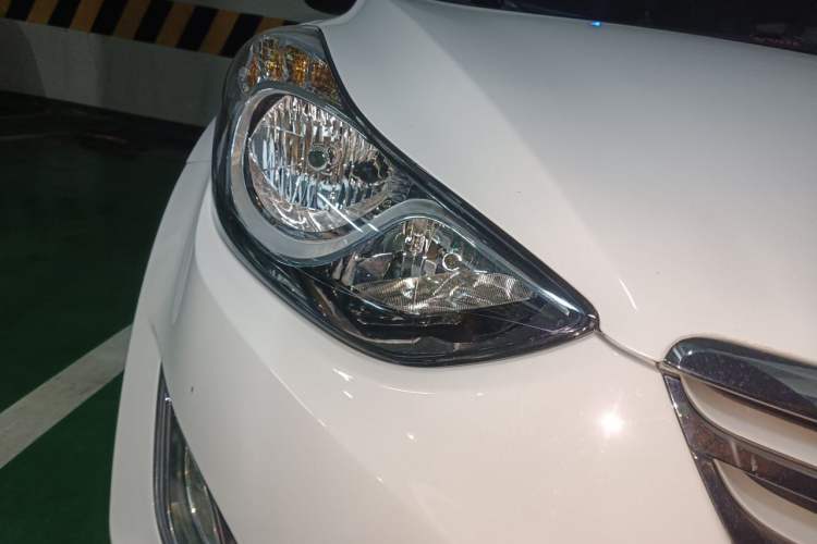 Used Hyundai Elantra (5th Generation / Langdong) 2013 1.6L Automatic Luxury Model Right Front Headlight