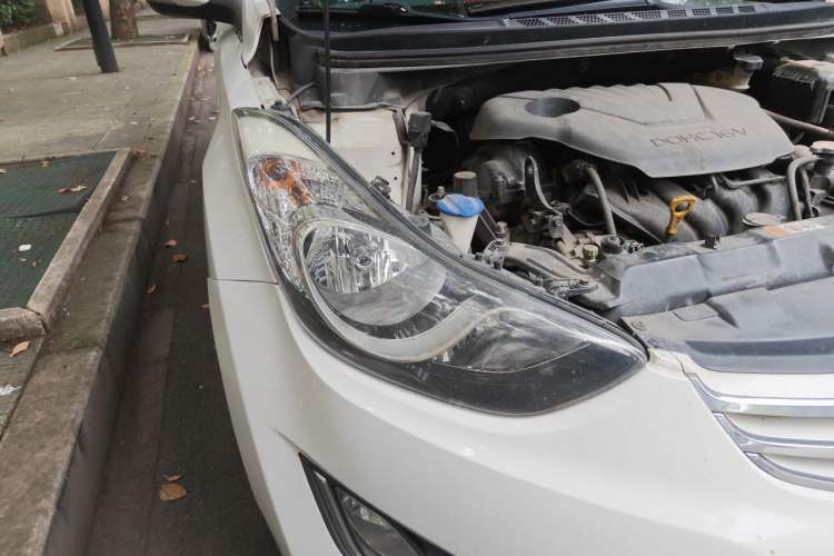 Used Hyundai Elantra (5th Generation / Langdong) 2013 1.6L Automatic Leading Model Right Front Headlight