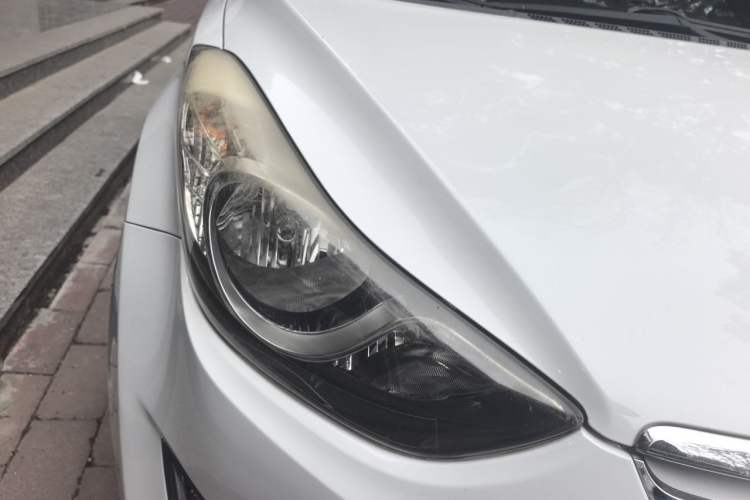 Used Hyundai Elantra (5th Generation / Langdong) 2013 1.6L Automatic Leading Model Right Front Headlight