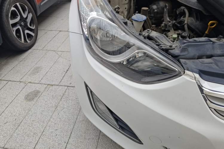 Used Hyundai Elantra (5th Generation / Langdong) 2013 1.6L Automatic Luxury Model Right Front Headlight