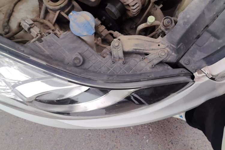 Used Hyundai Elantra (5th Generation / Langdong) 2013 1.6L Automatic Luxury Model Right Front Headlight