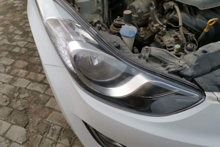 Used Hyundai Elantra (5th Generation / Langdong) 2013 1.6L Automatic Luxury Model Right Front Headlight