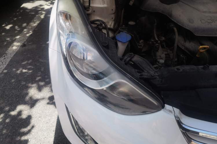Used Hyundai Elantra (5th Generation / Langdong) 2013 1.6L Automatic Leading Model Right Front Headlight