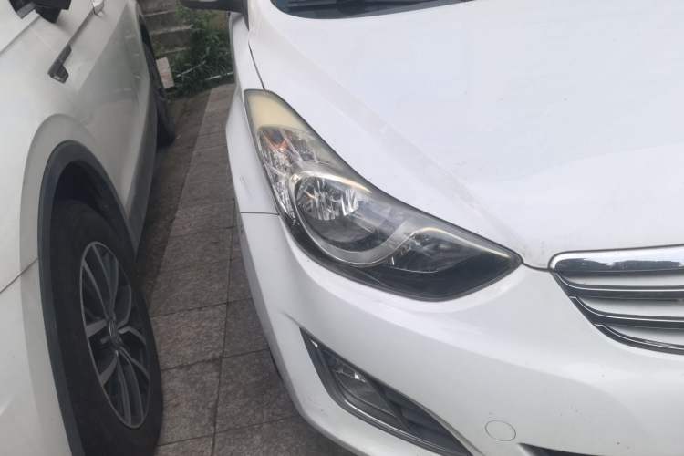 Used Hyundai Elantra (5th Generation / Langdong) 2013 1.6L Automatic Luxury Model Right Front Headlight