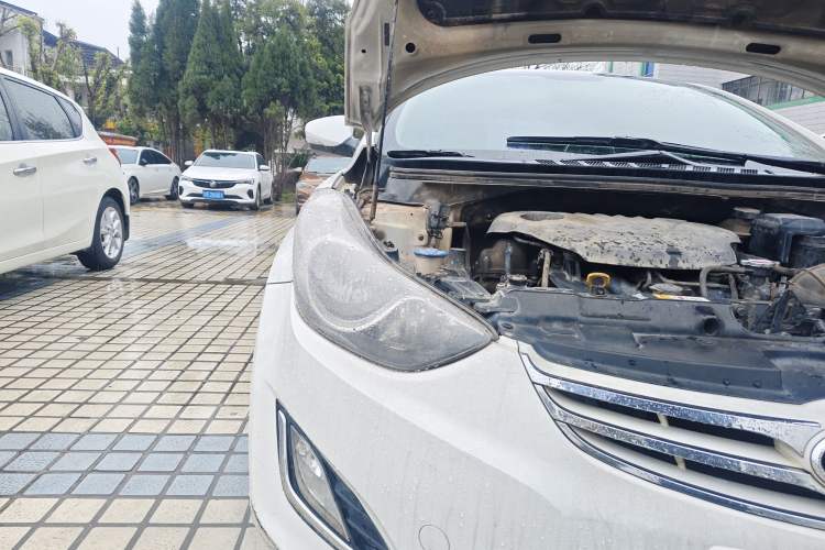 Used Hyundai Elantra (5th Generation / Langdong) 2013 1.6L Automatic Leading Model Right Front Headlight