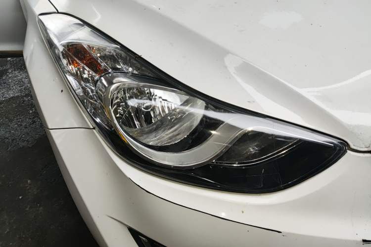 Used Hyundai Elantra (5th Generation / Langdong) 2013 1.6L Automatic Leading Model Right Front Headlight