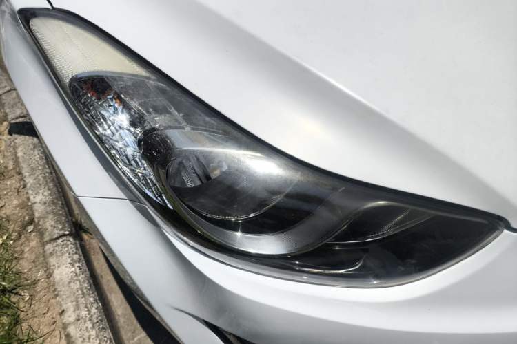 Used Hyundai Elantra (5th Generation / Langdong) 2013 1.6L Automatic Leading Model Right Front Headlight