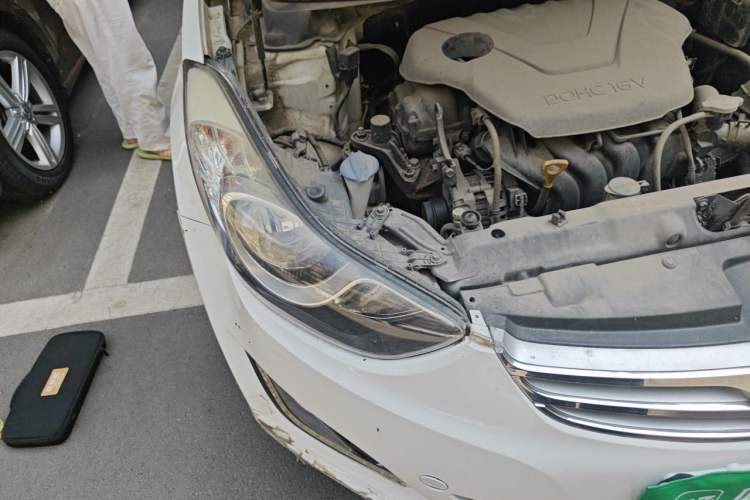 Used Hyundai Elantra (5th Generation / Langdong) 2013 1.6L Automatic Luxury Model Right Front Headlight