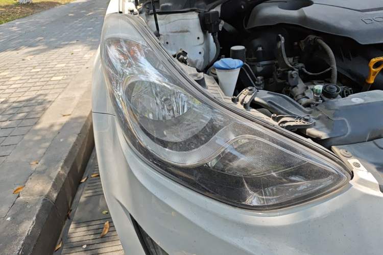 Used Hyundai Elantra (5th Generation / Langdong) 2013 1.6L Automatic Luxury Model Right Front Headlight