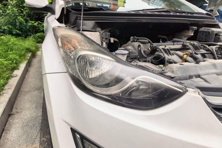 Used Hyundai Elantra (5th Generation / Langdong) 2013 1.6L Automatic Leading Model Right Front Headlight