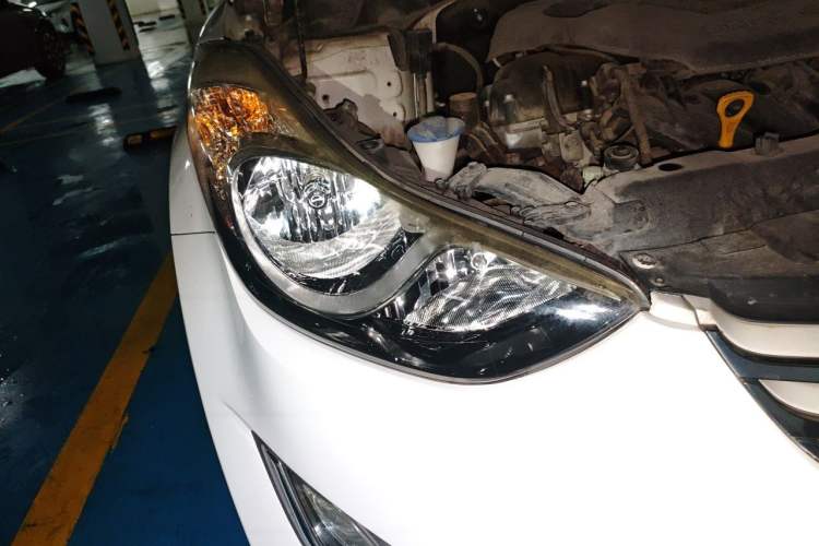 Used Hyundai Elantra (5th Generation / Langdong) 2013 1.6L Automatic Leading Model Right Front Headlight