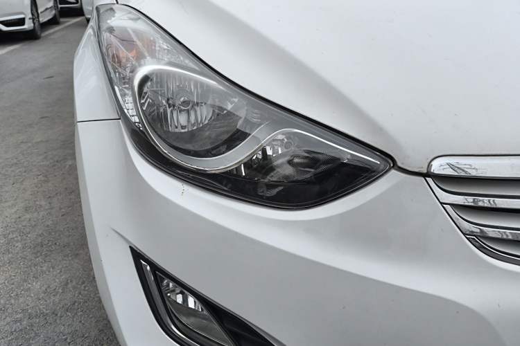 Used Hyundai Elantra (5th Generation / Langdong) 2013 1.6L Automatic Luxury Model Right Front Headlight