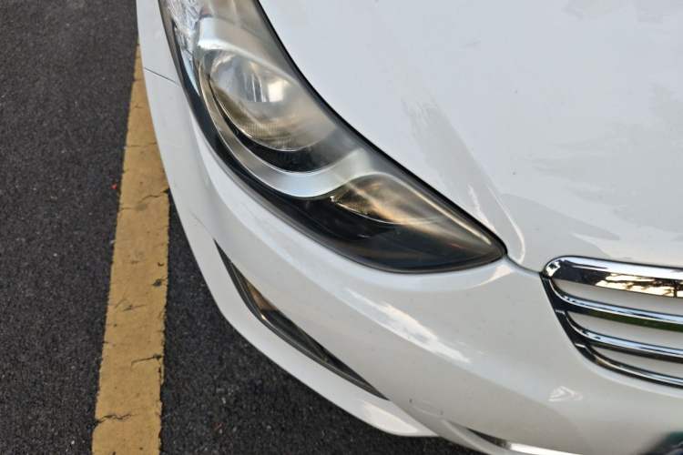 Used Hyundai Elantra (5th Generation / Langdong) 2013 1.6L Automatic Leading Model Right Front Headlight