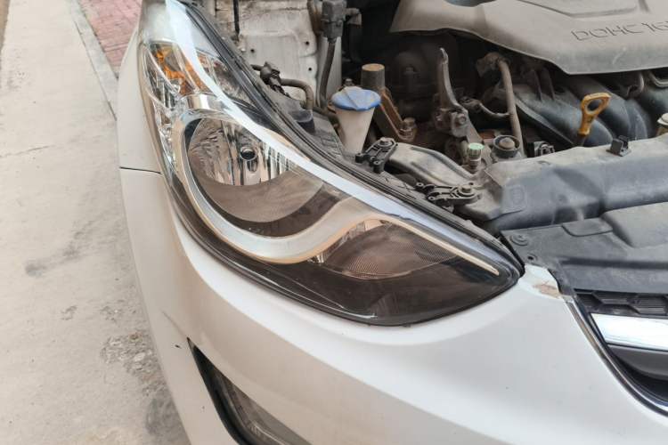 Used Hyundai Elantra (5th Generation / Langdong) 2013 1.6L Automatic Leading Model Right Front Headlight