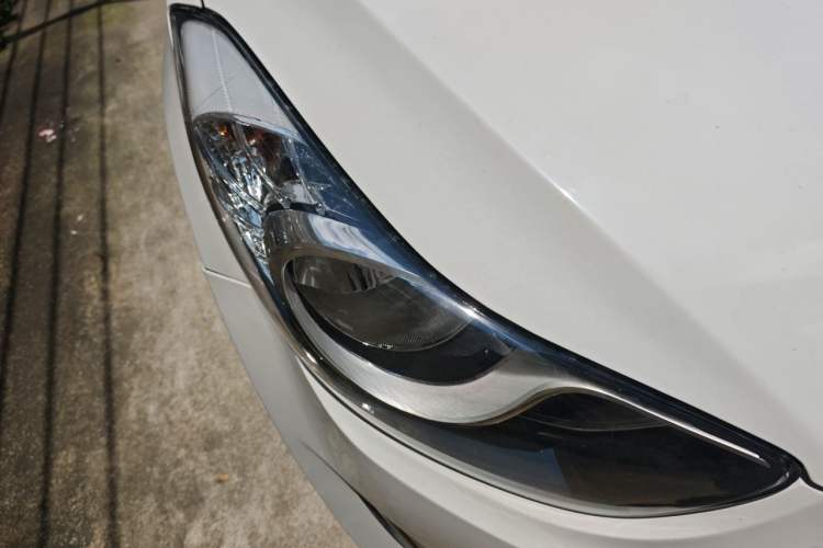 Used Hyundai Elantra (5th Generation / Langdong) 2013 1.6L Automatic Leading Model Right Front Headlight
