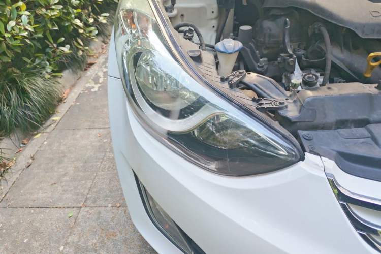 Used Hyundai Elantra (5th Generation / Langdong) 2013 1.6L Automatic Leading Model Right Front Headlight