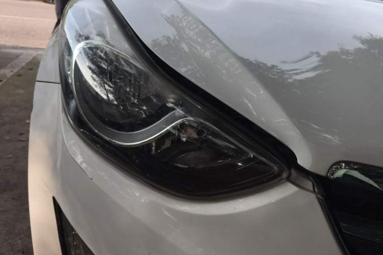 Used Hyundai Elantra (5th Generation / Langdong) 2013 1.6L Automatic Leading Model Right Front Headlight