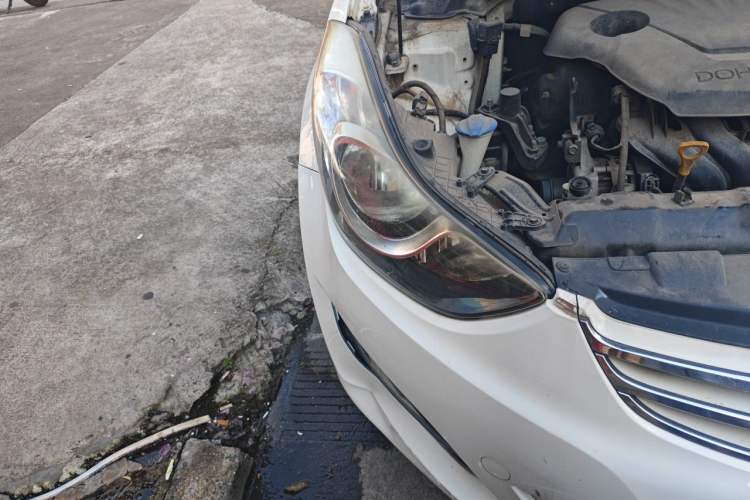 Used Hyundai Elantra (5th Generation / Langdong) 2013 1.6L Automatic Leading Model Right Front Headlight